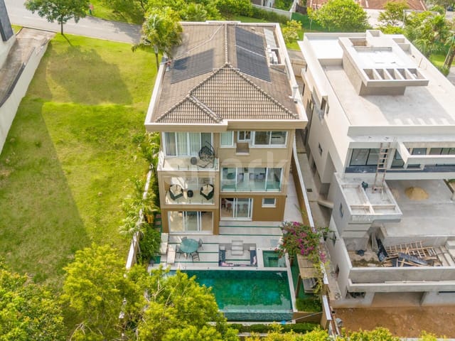Casa com 490m² 4 quartos e 6 banheiros, à venda, no bairro Colinas da Anhanguera em Santana de Parnaíba
