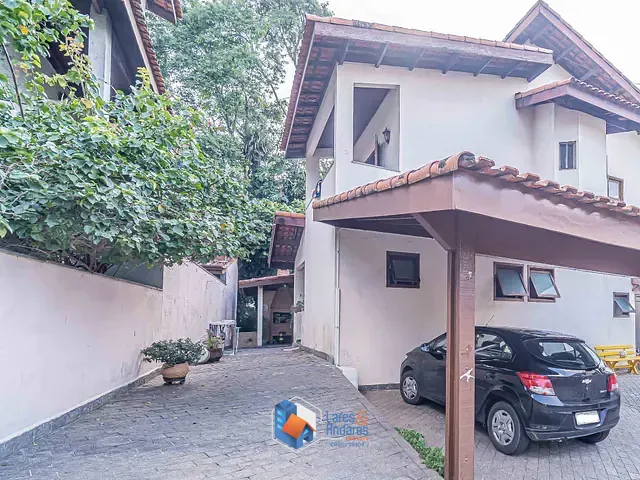 Casa com 405m² 3 quartos e 5 banheiros, à venda, no bairro Granja Viana em Cotia