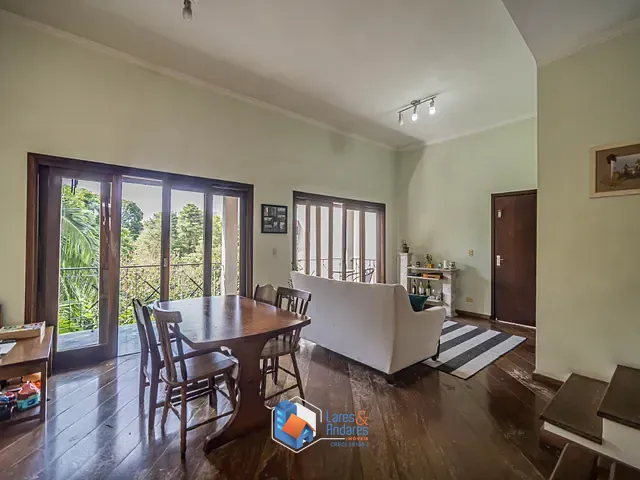 Casa com 405m² 3 quartos e 5 banheiros, à venda, no bairro Granja Viana em Cotia
