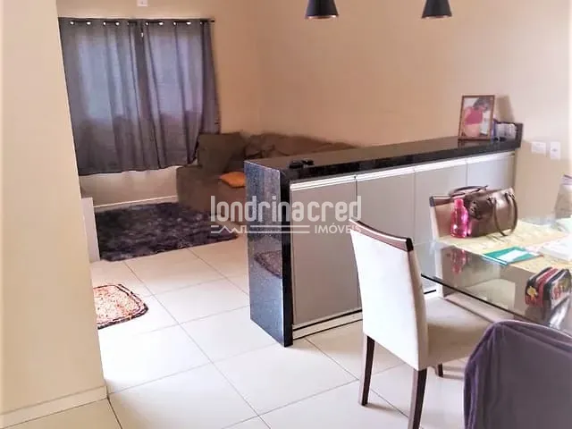 Casa com 250m² 3 quartos e 2 banheiros, à venda, no bairro Jardim Colúmbia D em Londrina
