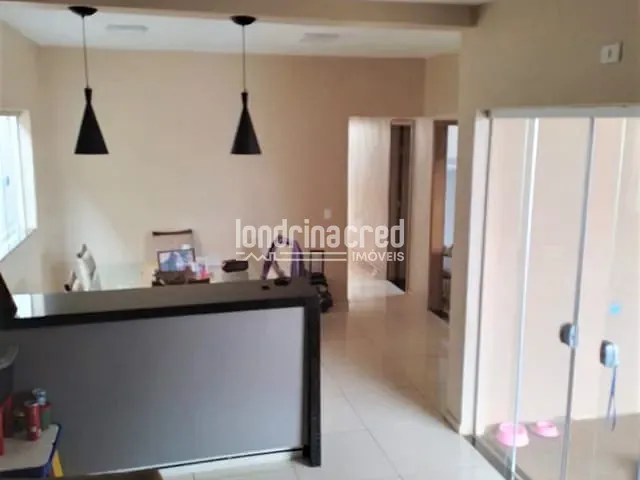 Casa com 250m² 3 quartos e 2 banheiros, à venda, no bairro Jardim Colúmbia D em Londrina