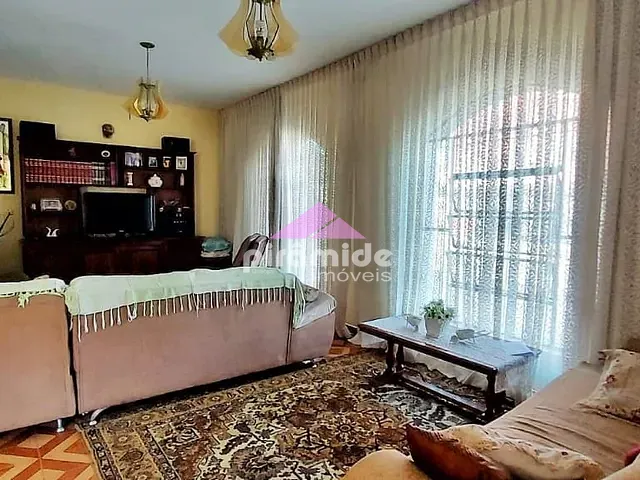 Casa com 288m² 3 quartos e 2 banheiros, à venda, no bairro Monte Castelo em São José dos Campos