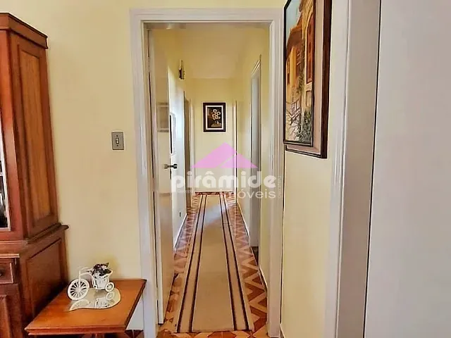 Casa com 288m² 3 quartos e 2 banheiros, à venda, no bairro Monte Castelo em São José dos Campos
