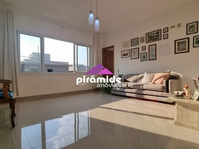 Casa com 457m² 3 quartos e 5 banheiros, à venda, no bairro Urbanova em São José dos Campos
