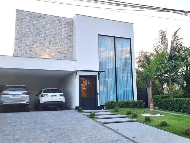 Casa com 388m² 4 quartos e 6 banheiros, à venda, no bairro Alphaville em Santana de Parnaíba