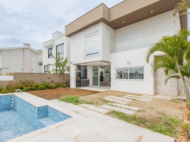 Casa com 420m² 4 quartos e 6 banheiros, à venda, no bairro Alphaville em Santana de Parnaíba