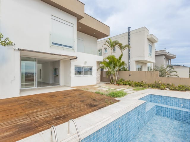 Casa com 420m² 4 quartos e 6 banheiros, à venda, no bairro Alphaville em Santana de Parnaíba