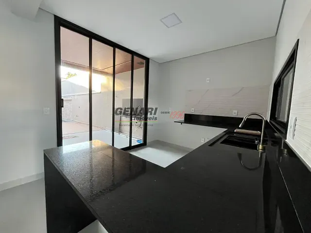 Casa com 240m² 3 quartos e 4 banheiros, à venda, no bairro Jardim Bréscia em Indaiatuba
