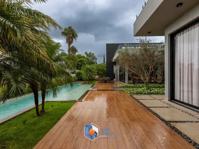 Casa com 1559m² 3 quartos e 6 banheiros, à venda, no bairro Condominio Santa Maria em Cravinhos