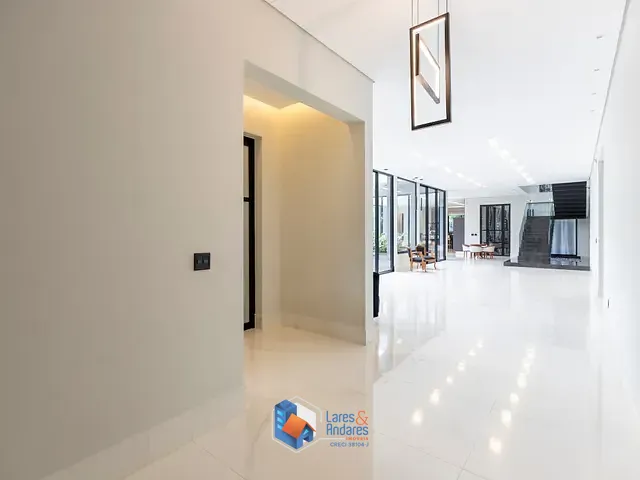 Casa com 1559m² 3 quartos e 6 banheiros, à venda, no bairro Condominio Santa Maria em Cravinhos