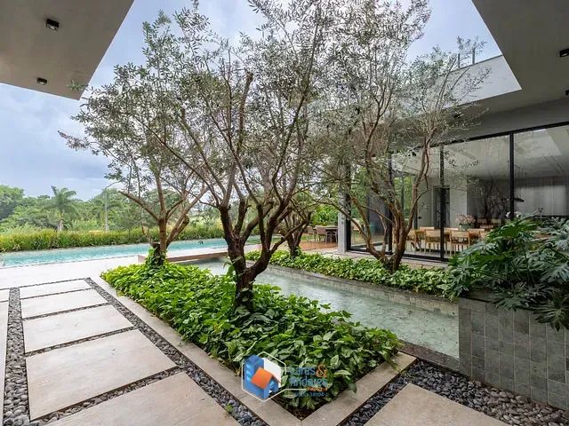 Casa com 1559m² 3 quartos e 6 banheiros, à venda, no bairro Condominio Santa Maria em Cravinhos