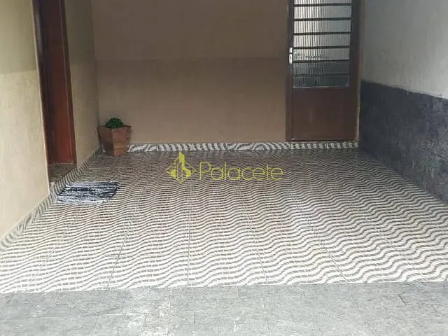 Casa com 200m² 3 quartos e 2 banheiros, à venda, no bairro Jardim Rosely em Pindamonhangaba