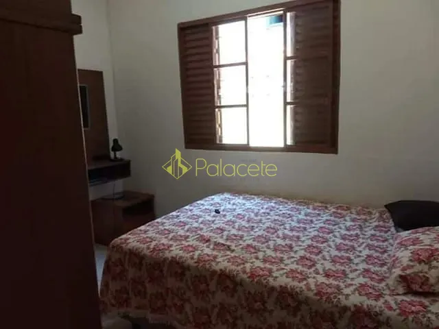 Casa com 200m² 3 quartos e 2 banheiros, à venda, no bairro Jardim Rosely em Pindamonhangaba