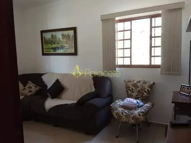 Casa com 200m² 3 quartos e 2 banheiros, à venda, no bairro Jardim Rosely em Pindamonhangaba
