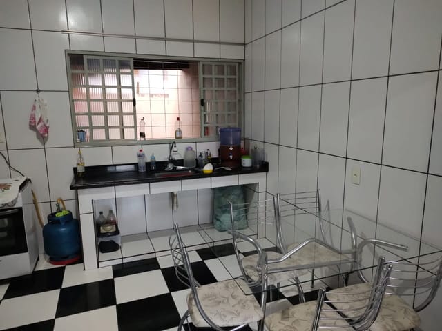 Casa com 200m² 3 quartos e 2 banheiros, à venda, no bairro Loteamento Residencial e Comercial Araguaia em Pindamonhangaba