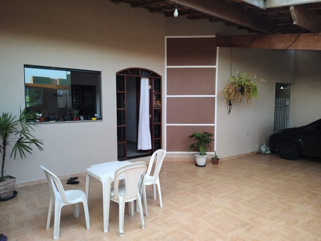 Casa com 200m² 3 quartos e 2 banheiros, à venda, no bairro Loteamento Residencial e Comercial Araguaia em Pindamonhangaba