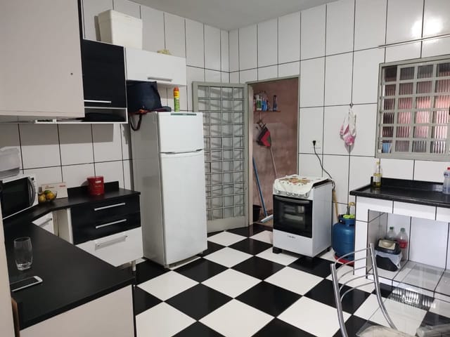 Casa com 200m² 3 quartos e 2 banheiros, à venda, no bairro Loteamento Residencial e Comercial Araguaia em Pindamonhangaba