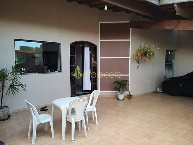 Casa com 200m² 3 quartos e 2 banheiros, à venda, no bairro Loteamento Residencial e Comercial Araguaia em Pindamonhangaba
