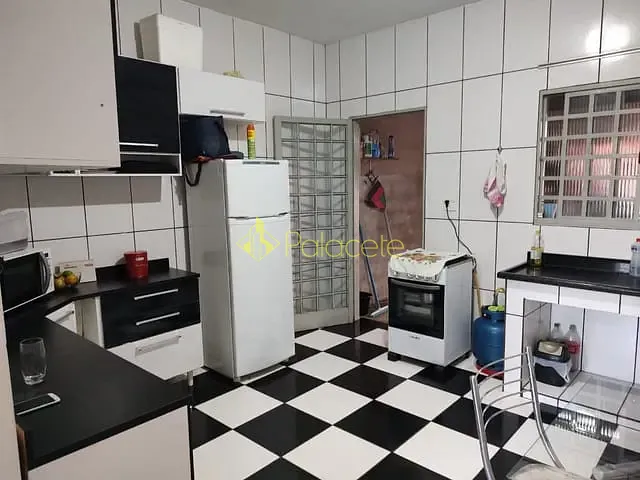 Casa com 200m² 3 quartos e 2 banheiros, à venda, no bairro Loteamento Residencial e Comercial Araguaia em Pindamonhangaba