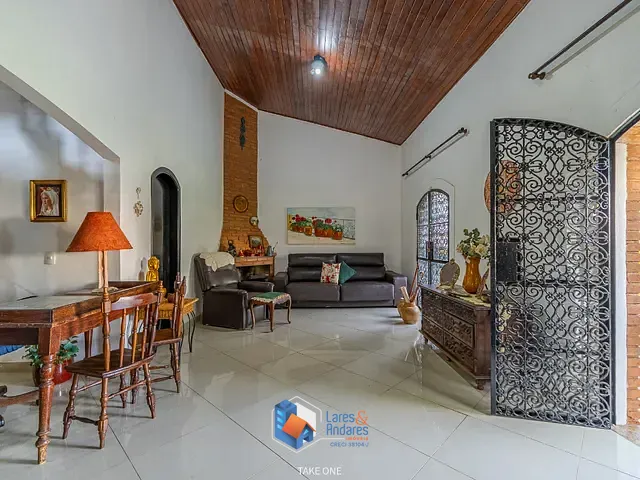 Casa com 350m² 3 quartos e 5 banheiros, à venda, no bairro Jardim Chapadão em Campinas