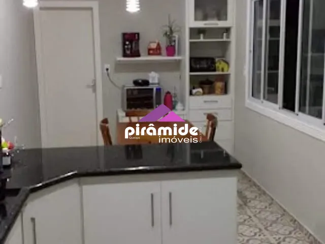 Casa com 250m² 4 quartos e 5 banheiros, à venda, no bairro Urbanova em São José dos Campos