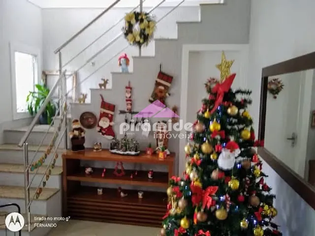 Casa com 250m² 4 quartos e 5 banheiros, à venda, no bairro Urbanova em São José dos Campos