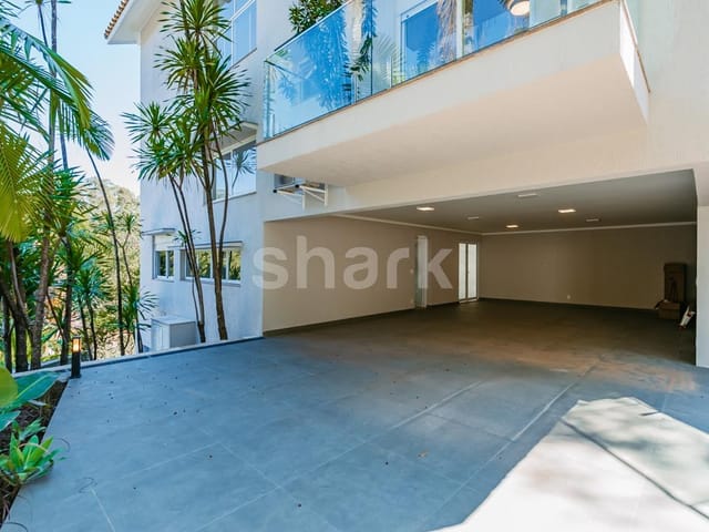 Casa com 1500m² 4 quartos e 6 banheiros, à venda, no bairro Residencial Tamboré em Barueri