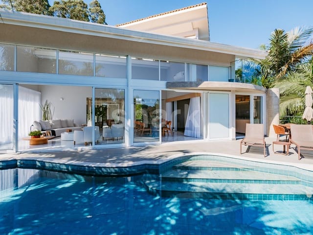 Casa com 1500m² 4 quartos e 6 banheiros, à venda, no bairro Residencial Tamboré em Barueri