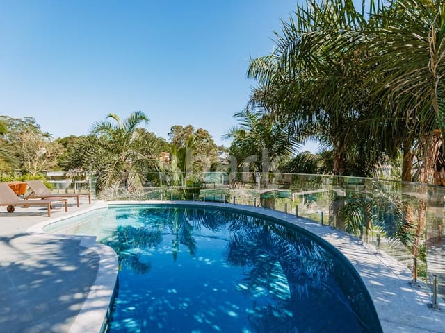 Casa com 1500m² 4 quartos e 6 banheiros, à venda, no bairro Residencial Tamboré em Barueri
