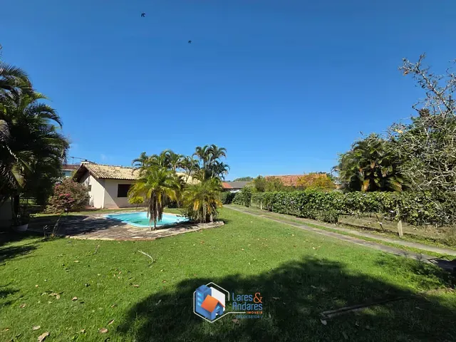 Casa com 1067m² 3 quartos e 2 banheiros, à venda, no bairro São João do Rio Vermelho em Florianópolis