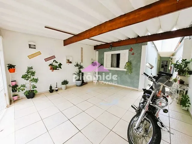 Casa com 125m² 3 quartos e 2 banheiros, à venda, no bairro Jardim das Cerejeiras em São José dos Campos
