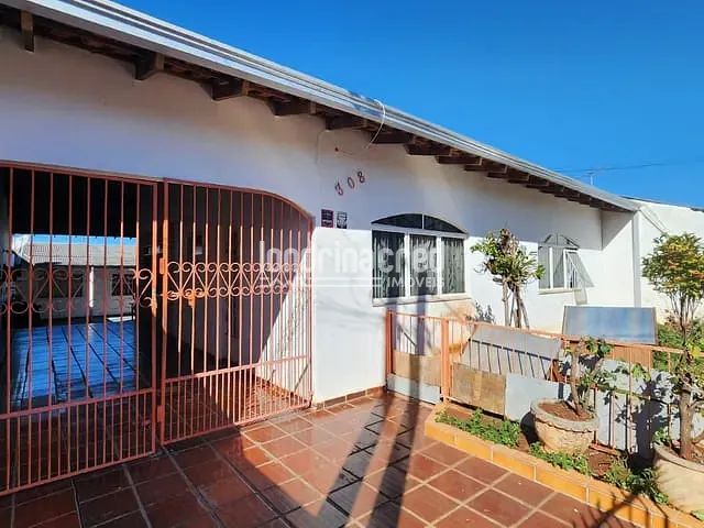 Casa com 314m² 3 quartos e 2 banheiros, à venda, no bairro Vila Casoni em Londrina