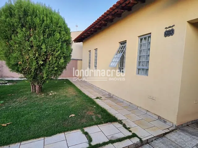 Casa com 300m² 3 quartos e 2 banheiros, à venda, no bairro São Pedro em Londrina