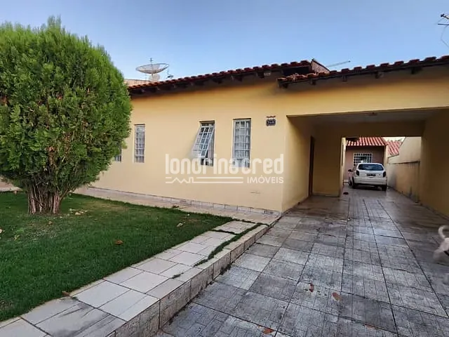 Casa com 300m² 3 quartos e 2 banheiros, à venda, no bairro São Pedro em Londrina