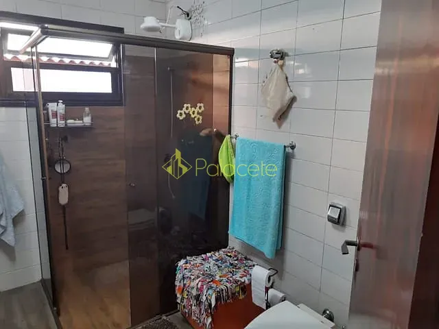 Casa com 1050m² 4 quartos e 4 banheiros, à venda, no bairro Socorro em Pindamonhangaba