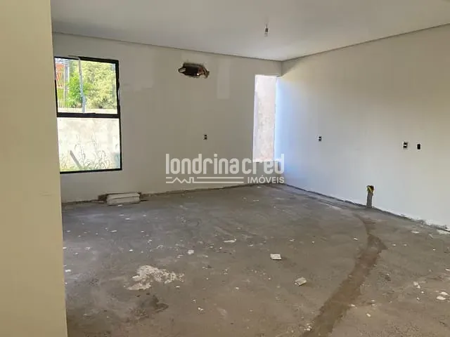 Casa com 360m² 3 quartos e 4 banheiros, à venda, no bairro Portal de Versalhes 1 em Londrina