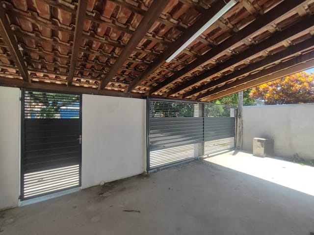 Casa com 250m² 3 quartos e 1 banheiro, à venda, no bairro Conjunto Residencial Araretama em Pindamonhangaba