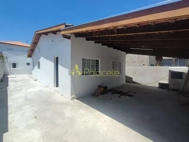 Casa com 250m² 3 quartos e 1 banheiro, à venda, no bairro Conjunto Residencial Araretama em Pindamonhangaba