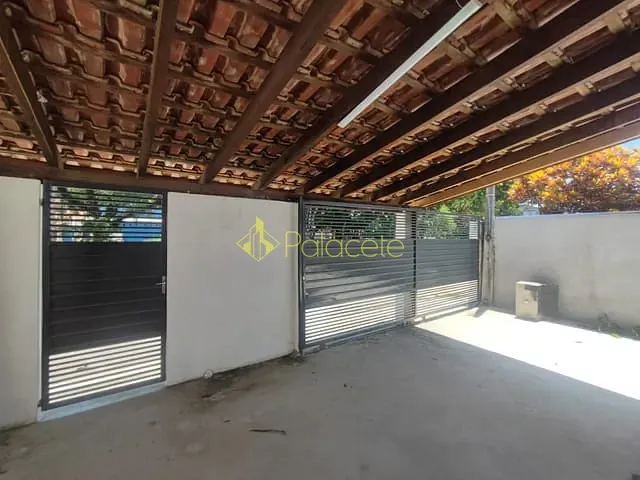 Casa com 250m² 3 quartos e 1 banheiro, à venda, no bairro Conjunto Residencial Araretama em Pindamonhangaba