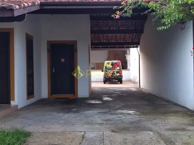 Casa com 450m² 3 quartos e 3 banheiros, à venda, no bairro Nossa Senhora do Perpétuo Socorro em Pindamonhangaba