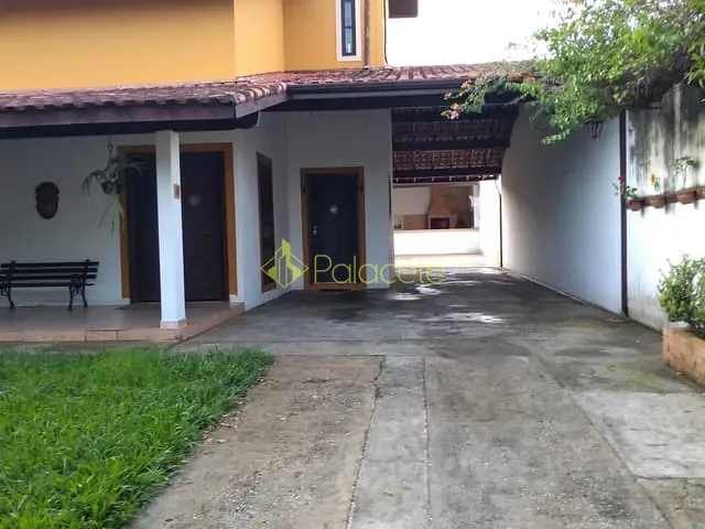 Casa com 450m² 3 quartos e 3 banheiros, à venda, no bairro Nossa Senhora do Perpétuo Socorro em Pindamonhangaba