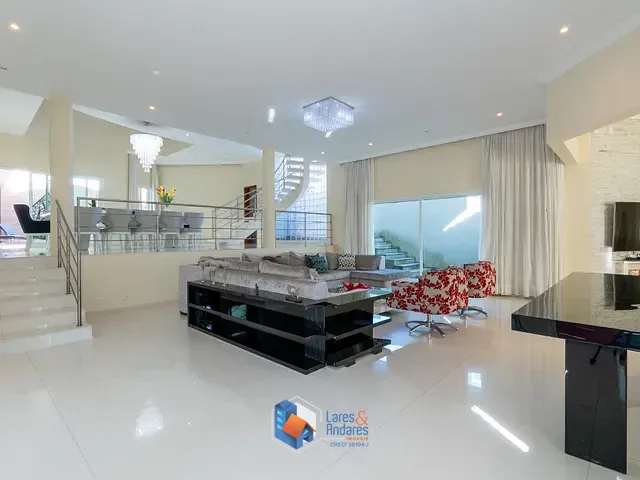 Casa com 700m² 5 quartos e 7 banheiros, à venda, no bairro Jardim Indaiá em Embu Das Artes