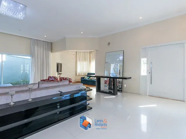 Casa com 700m² 5 quartos e 7 banheiros, à venda, no bairro Jardim Indaiá em Embu Das Artes