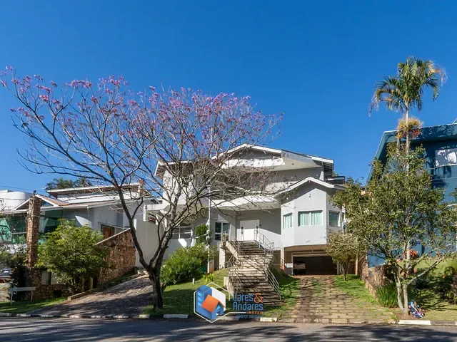 Casa com 700m² 5 quartos e 7 banheiros, à venda, no bairro Jardim Indaiá em Embu Das Artes