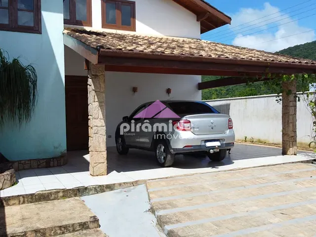 Casa com 521m² 3 quartos e 3 banheiros, à venda, no bairro Capricórnio II em Caraguatatuba