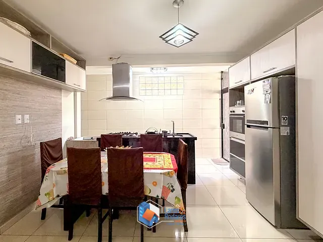 Casa com 150m² 3 quartos e 3 banheiros, à venda, no bairro Vila Nossa Senhora das Vitórias em Mauá