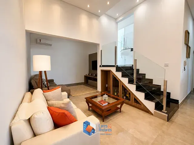 Casa com 33397m² 4 quartos e 5 banheiros, à venda, no bairro Mansões Santo Antônio em Campinas