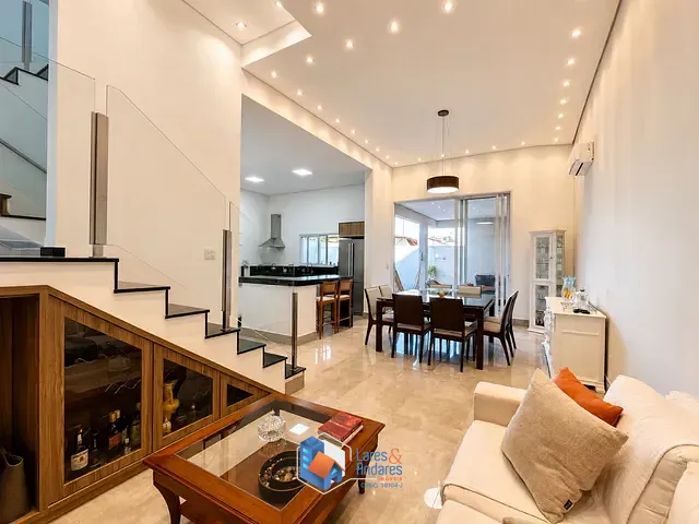 Casa com 33397m² 4 quartos e 5 banheiros, à venda, no bairro Mansões Santo Antônio em Campinas