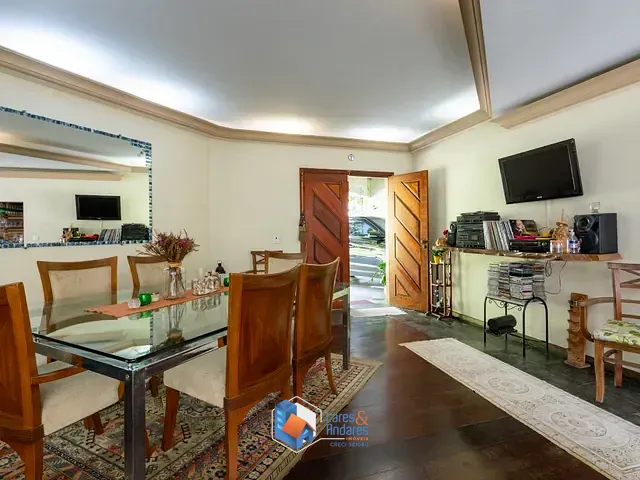Casa com 2600m² 3 quartos e 4 banheiros, à venda, no bairro Condomínio Iolanda em Taboão Da Serra