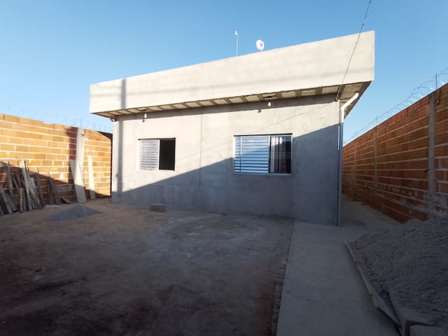 Casa com 300m² 4 quartos e 3 banheiros, à venda, no bairro Piracangaguá em Taubaté